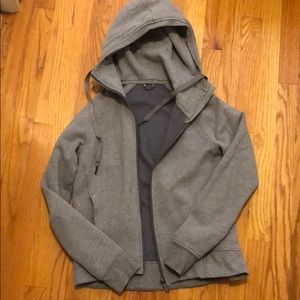 Lululemon sweatshirt 4 grey